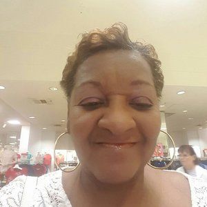 Meet your Posher, Gloria